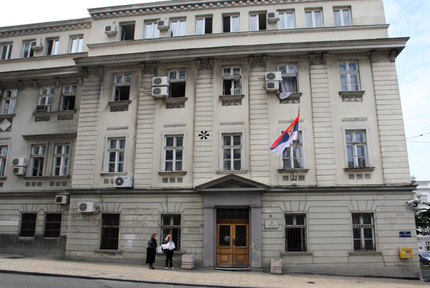 Брнабић: Једна медијска група врши утицај на судство у Србији